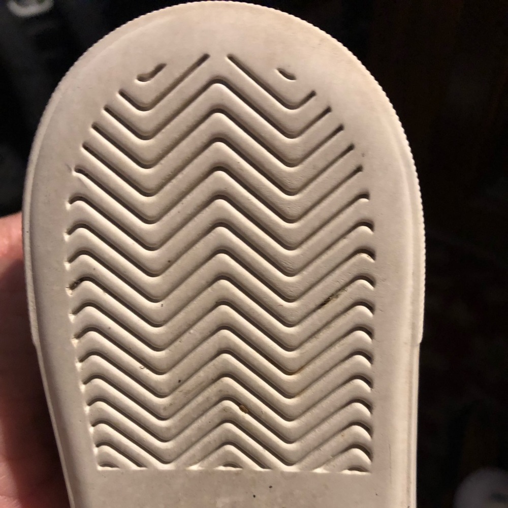 J Slides, Size 7, Great Preowned Condition - image 4